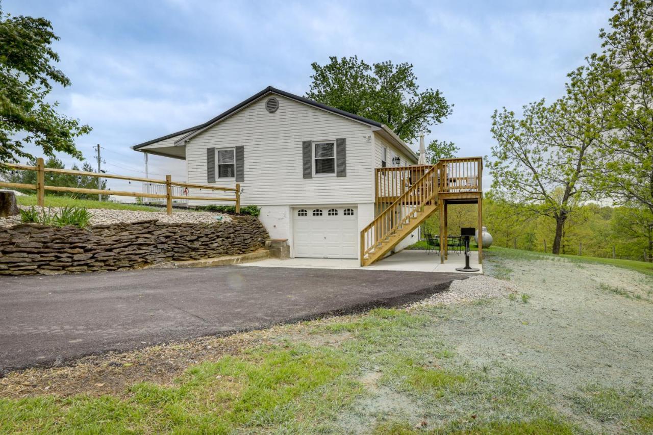 Cozy Kentucky Retreat - Deck, Near Ark Encounter! Villa Dry Ridge Luaran gambar